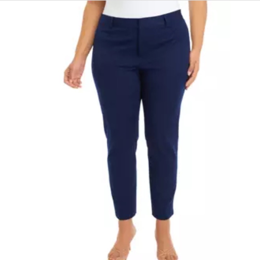 NWOT Crown & Ivy Women's Navy Pants